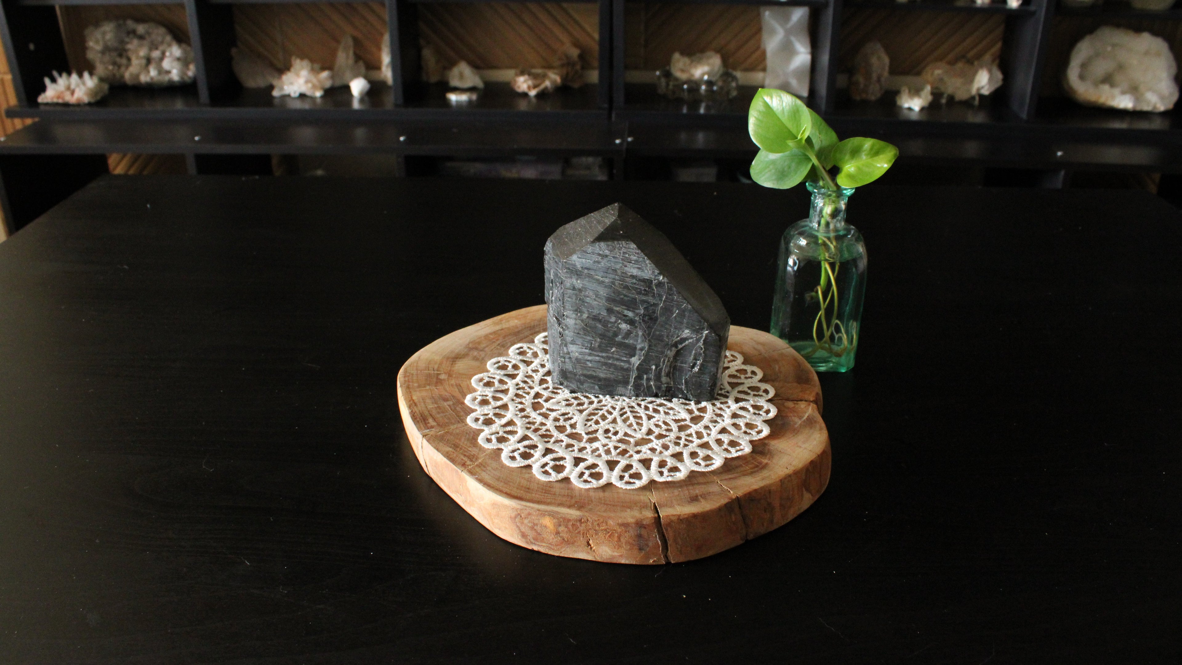Statement Mahogany Obsidian Top Polished
