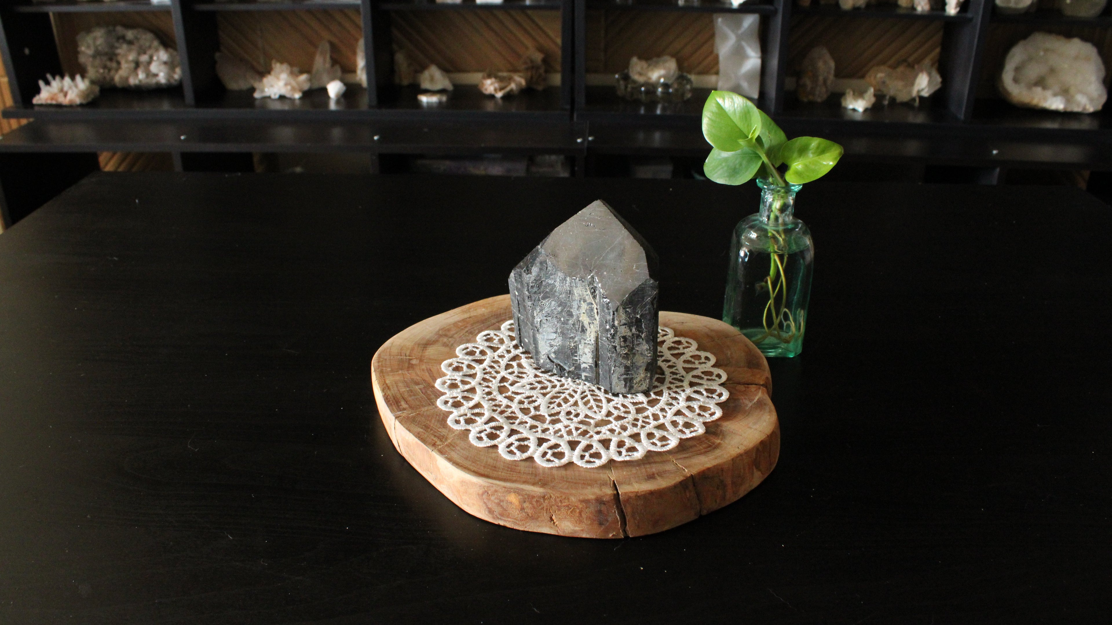 Statement Mahogany Obsidian Top Polished